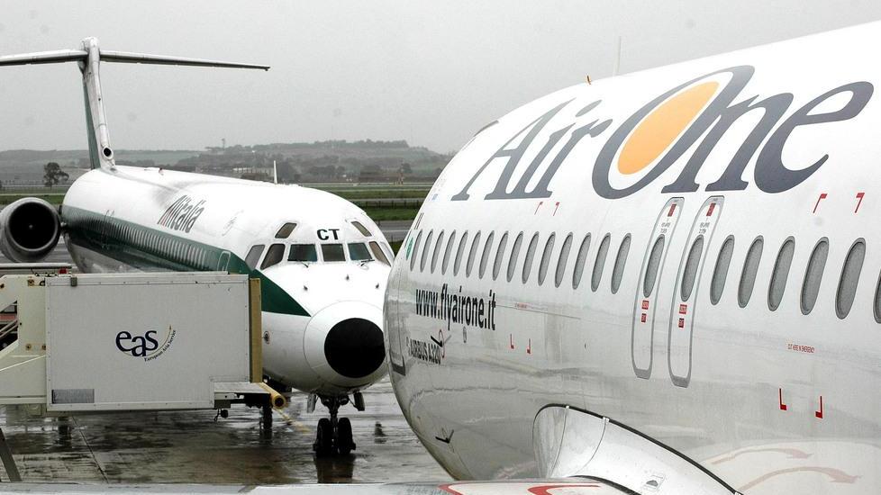 Stop ad AirOne, ma Alitalia garantisce l’aeroporto Galilei