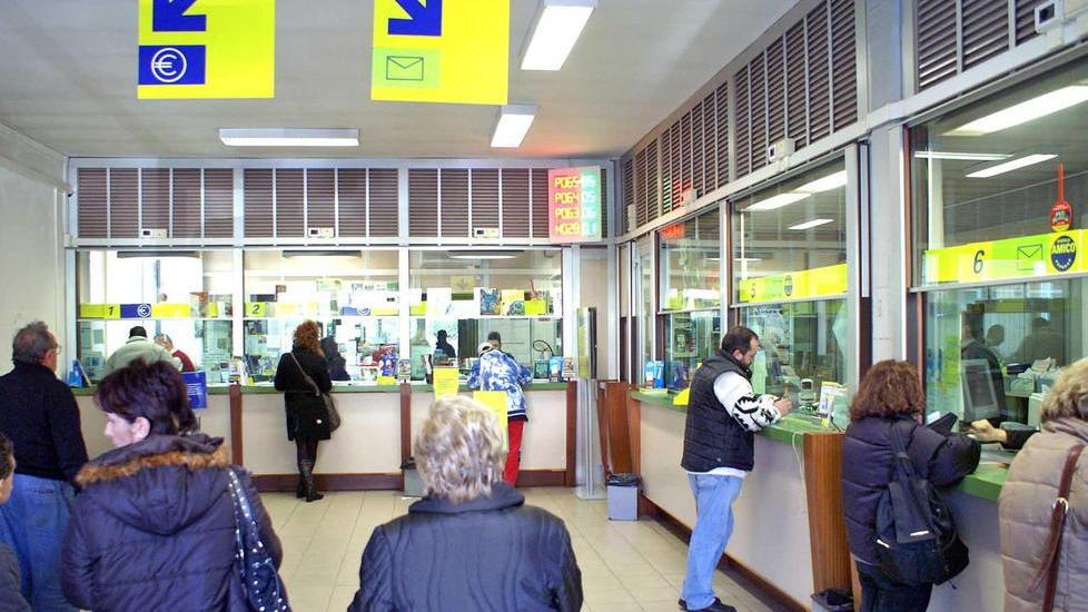 Le Poste riaprono il pomeriggio
