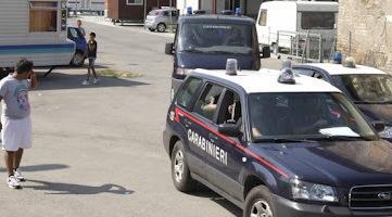 Blitz nei campi nomadi di Coltano e della Bigattiera
