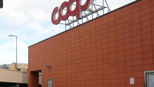 Durante le pulizie rubavano alla Coop