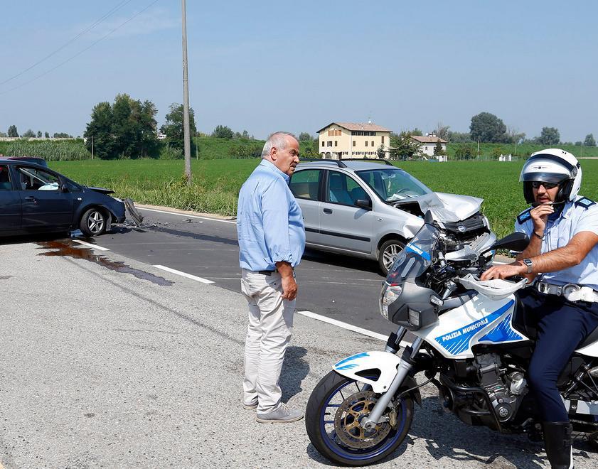 Maxi carambola a Lesignana e schianto sulla Canaletto