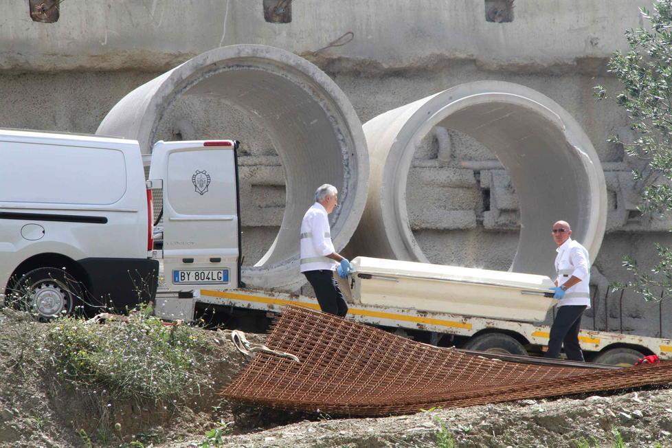 Quattro indagati per la morte dell’operaio folgorato nel cantiere 