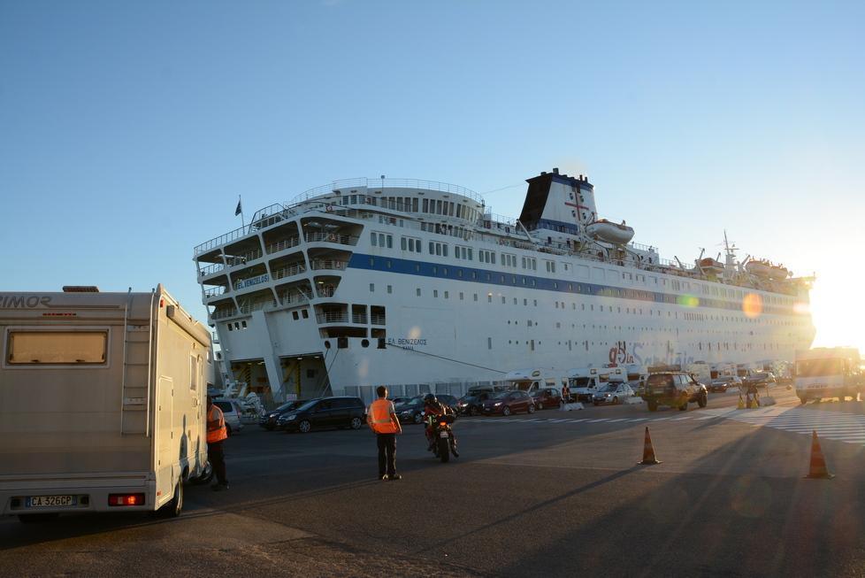 Caos GoinSardinia, cancellate tutte le corse: 214 passeggeri ospitati negli alberghi 
