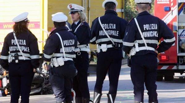 Clandestino: da un anno gestiva negozio in centro a Modena