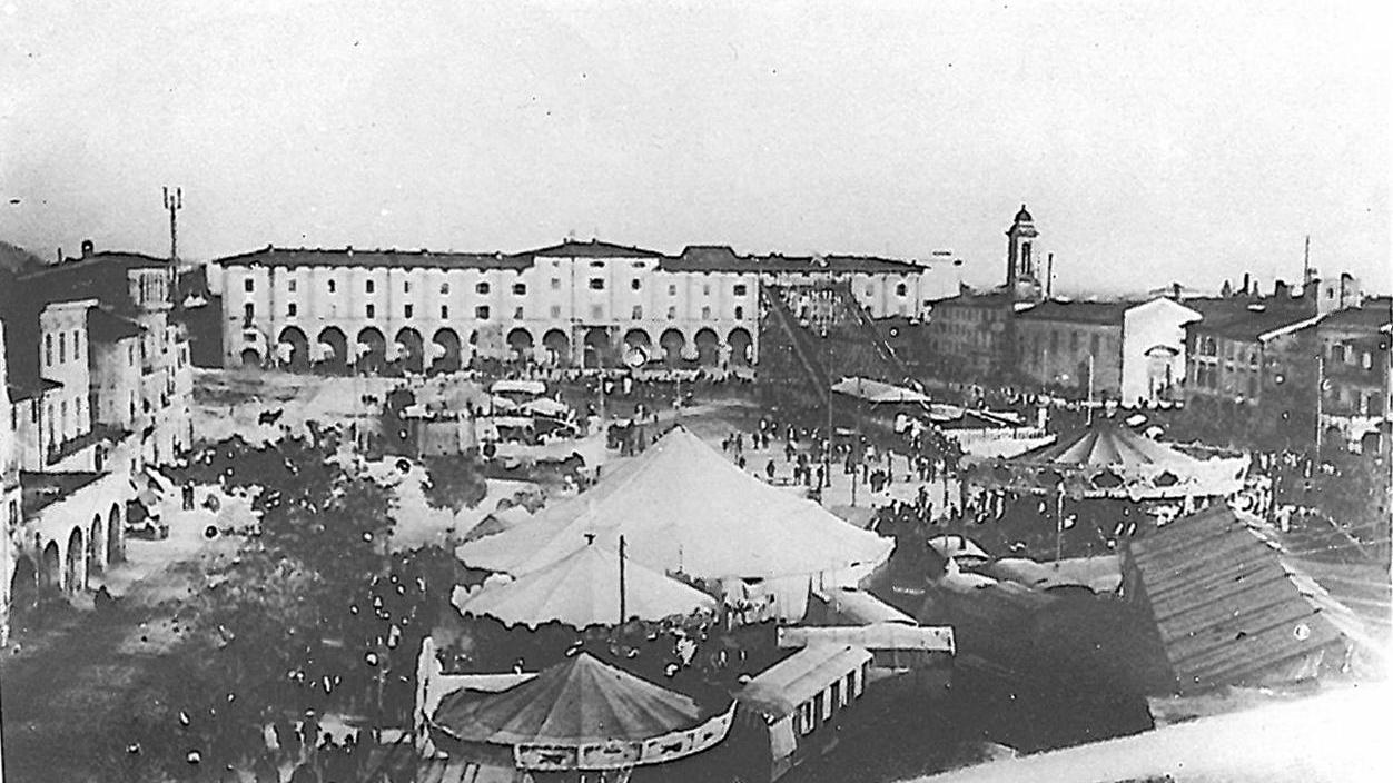 Tutti al luna park sul viale Marconi, col Tirreno due corse al prezzo di una