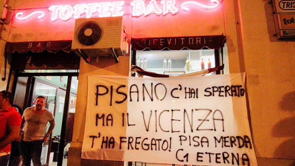 Pisa, niente serie B e a Livorno esplode l’ironia