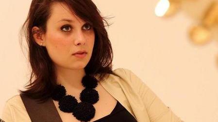 Giulia Pratelli, dall’edicola di “Fiore” al palco del Piazzone