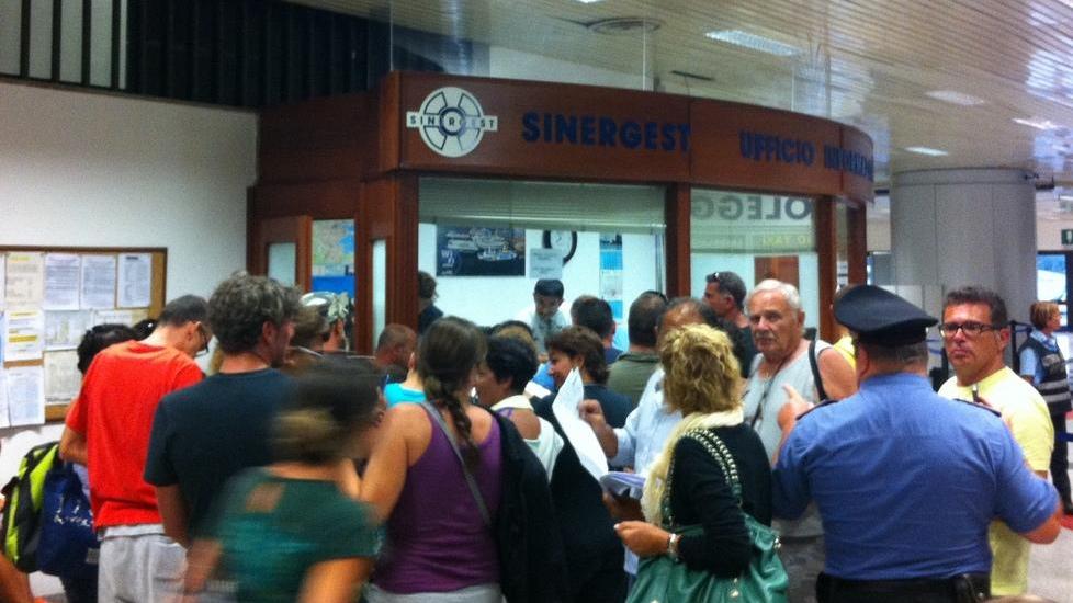 Le altre biglietterie finiscono sotto assedio