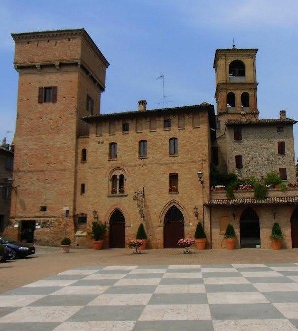 Appuntamento con l’antiquariato in piazza della Dama