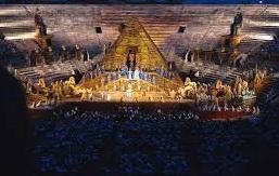 In trasferta per assistere all’Aida 