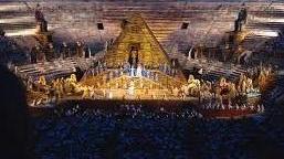 In trasferta per assistere all’Aida