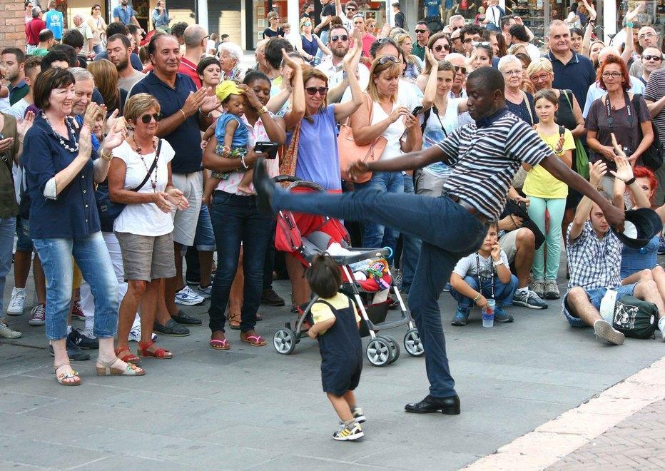 Il festival attira turisti e tanti stranieri 