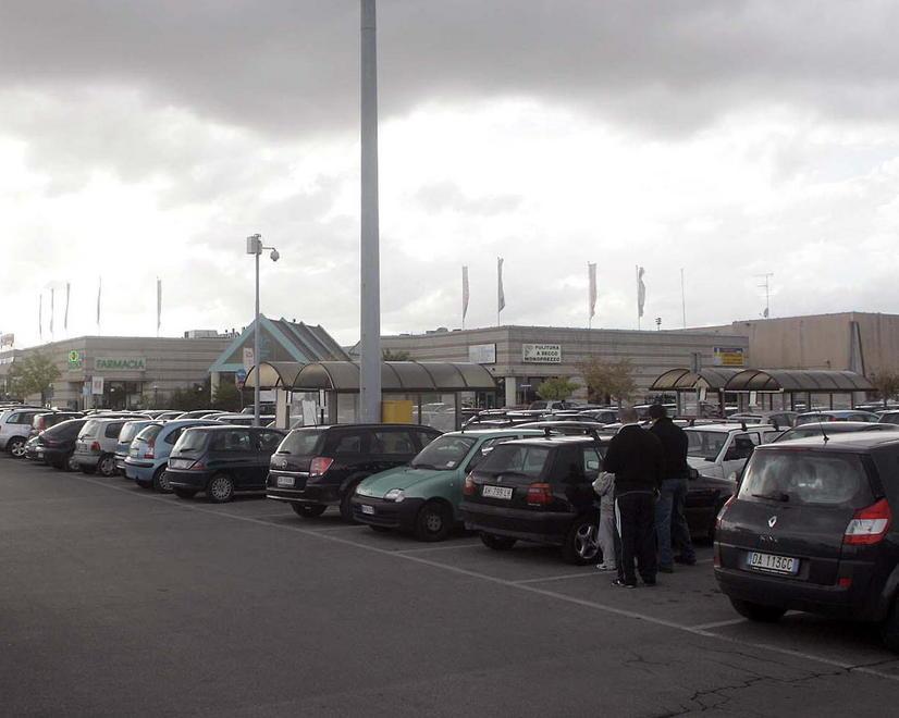 Arrestati ladri tecnologici nel parcheggio dell’Ipercoop 