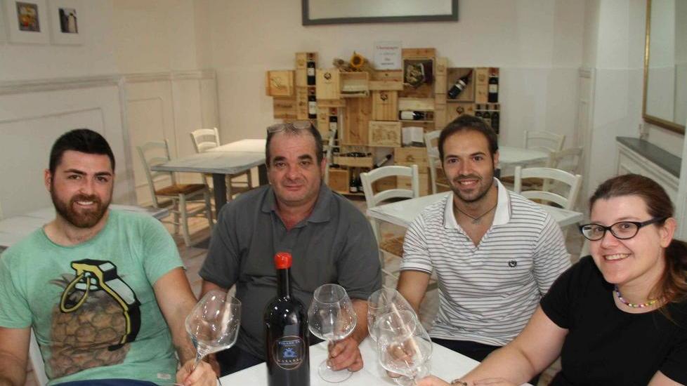 Seicento etichette di vini per il nuovo locale Gusto