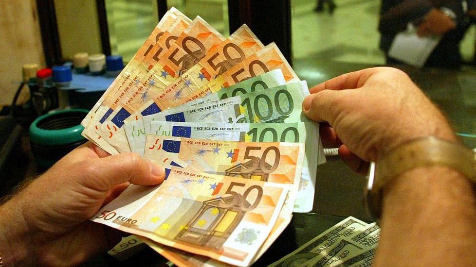 Spacciavano 50 euro falsi in Costa Smeralda, tre persone denunciate 