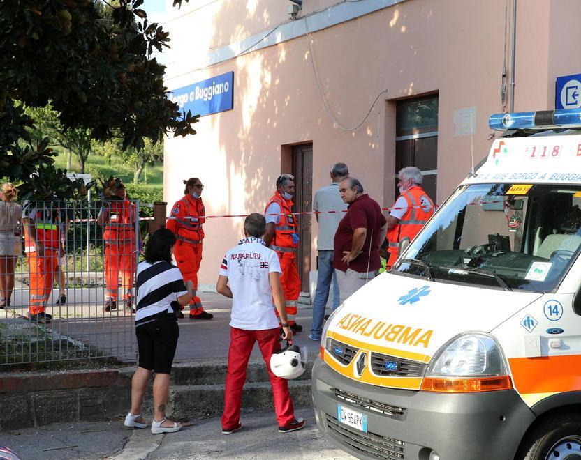Muore travolta dal treno nella stazione di Borgo a Buggiano 