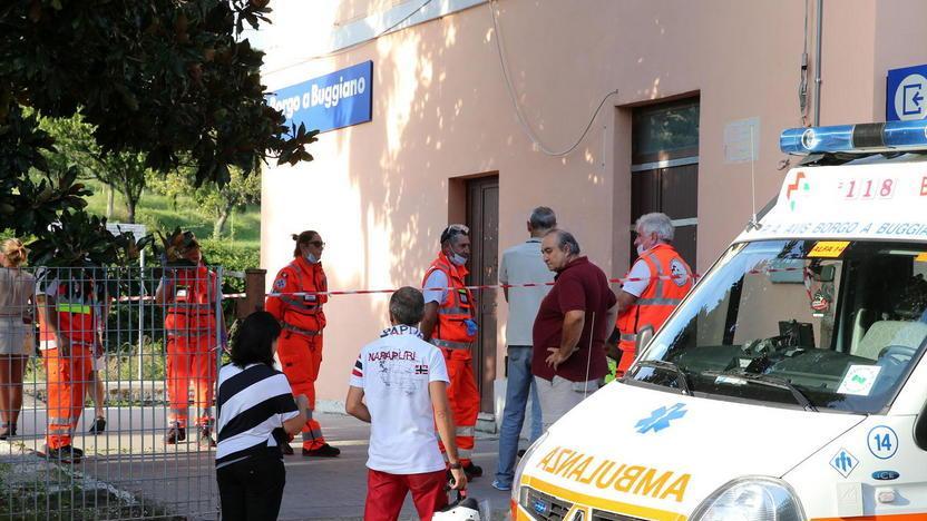 Muore travolta dal treno nella stazione di Borgo a Buggiano