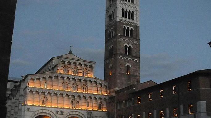 Luminara, S. Croce appello a negozi e associazioni