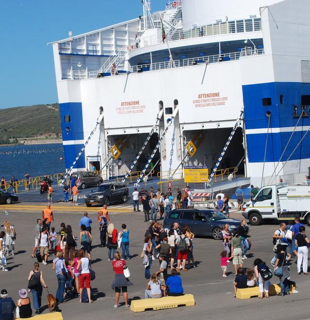 Turisti disperati: «Traditi dall’isola, non ci torneremo»