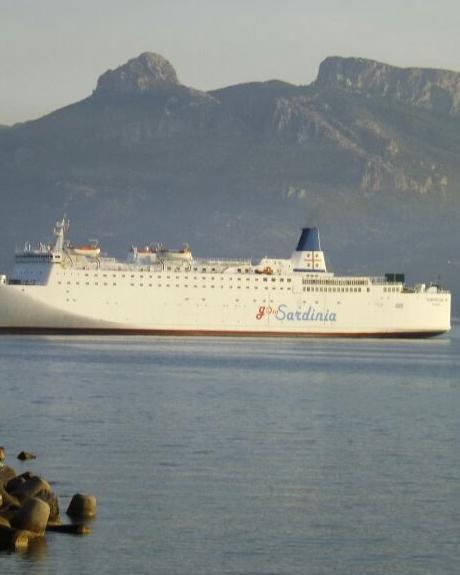 In fiamme l’auto dei barracelli 