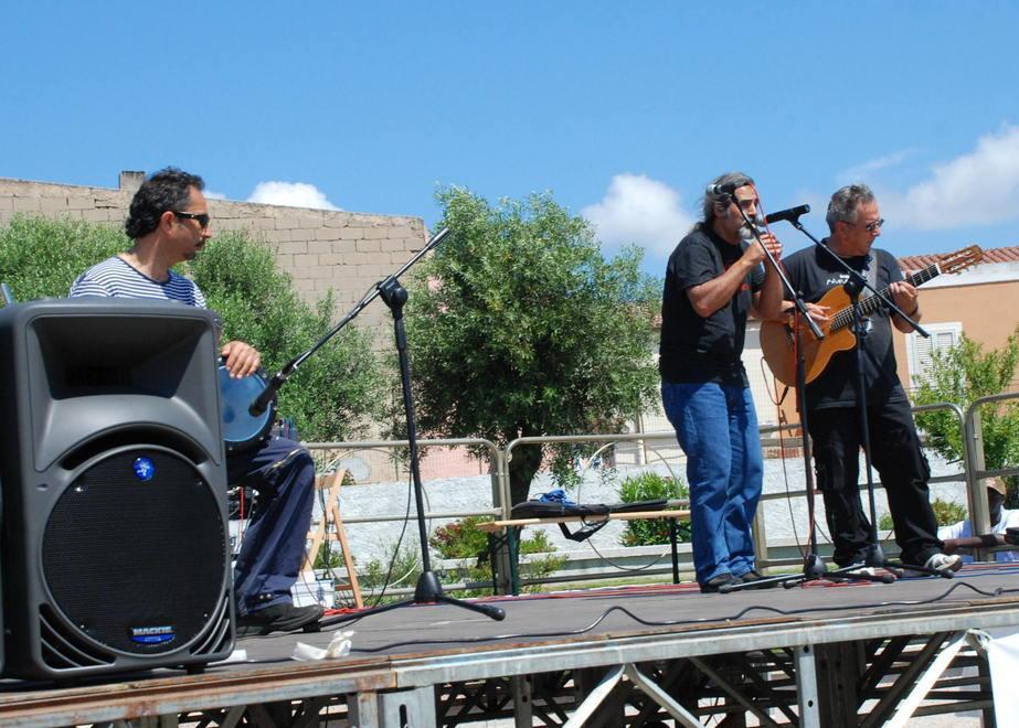 Oggi i Cordas et Cannas in concerto