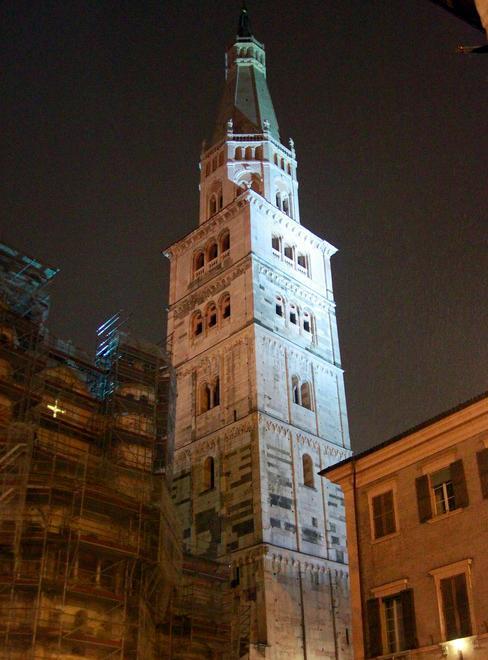 Ghirlandina, si salirà anche di notte