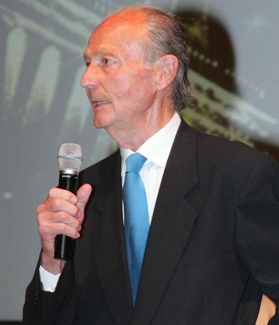Il “professore”, vero pilastro di Baura 