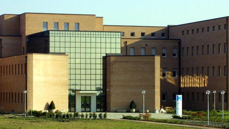 L’Asl assicura: «Lavori d’urgenza del tutto regolari»