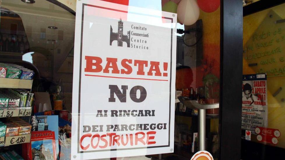Quindici anni di schermaglie sulla sosta