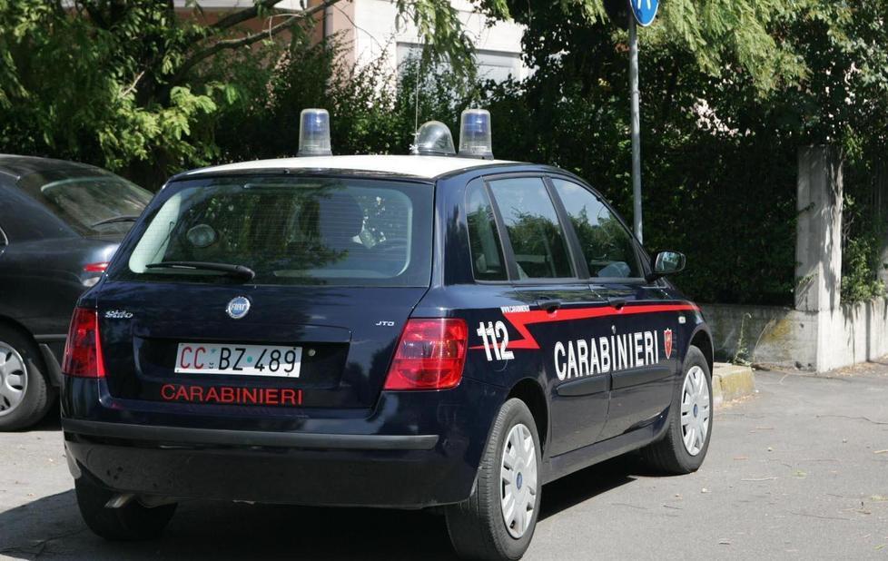 Sorvegliata speciale in giro in autobus con un pregiudicato
