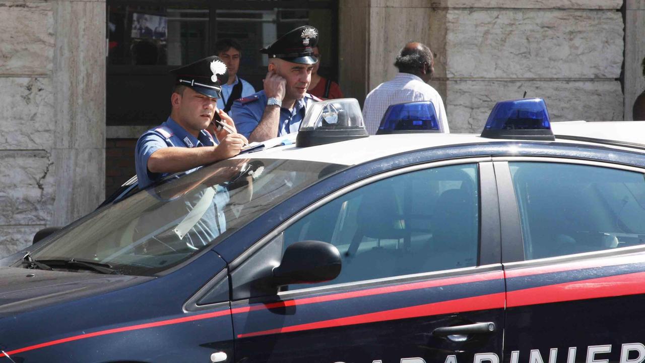 Trovato con un tablet rubato, denunciato per ricettazione un ventenne reggiano