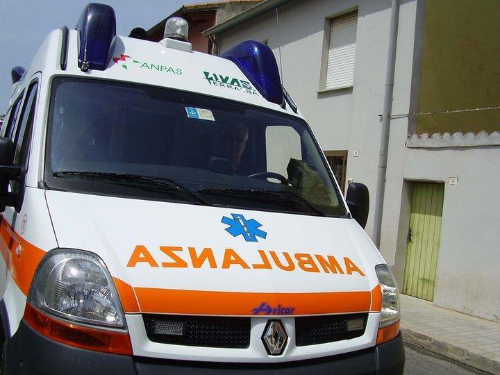 Fantino disarcionato e travolto durante il palio, è grave 