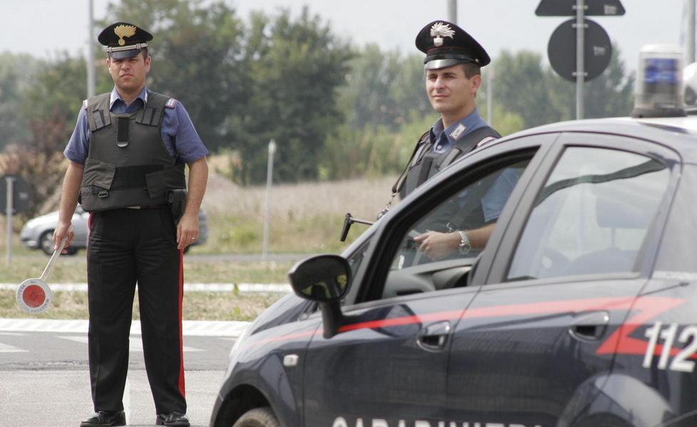 Avvocato augura la morte ai carabinieri: arrestato 