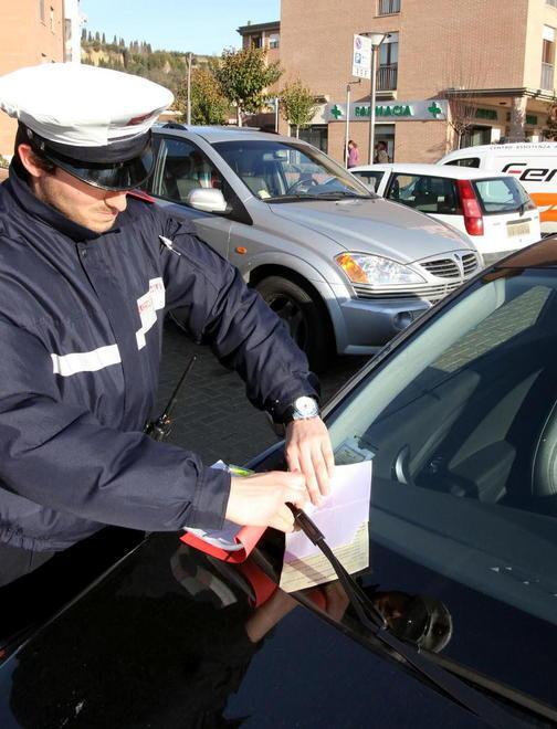 I vizi al volante ci costano 60 euro l’anno 