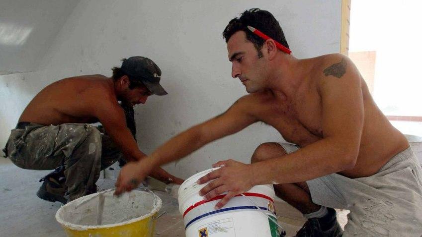 «Il Comune finanzi i lavori nelle scuole con l’otto per mille»