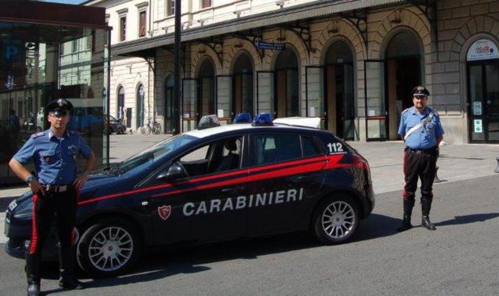 Botte alla convivente bloccato dai carabinieri