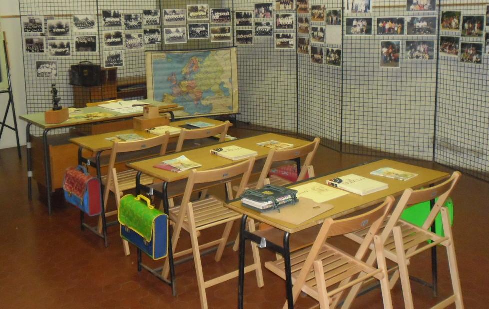 Le classi elementari dal 1940 al 2006 racchiuse in una mostra fotografica