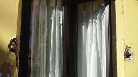 I ladri smurano l’inferriata poi razziano il Bar Scandiana