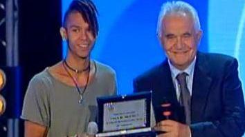 La giuria premia Erick è lui il “Volto Nuovo” di Castrocaro 2014