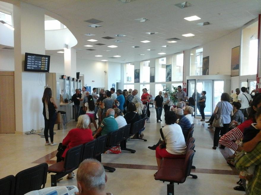Incubo al Sirai: ore di fila per prenotare una visita 