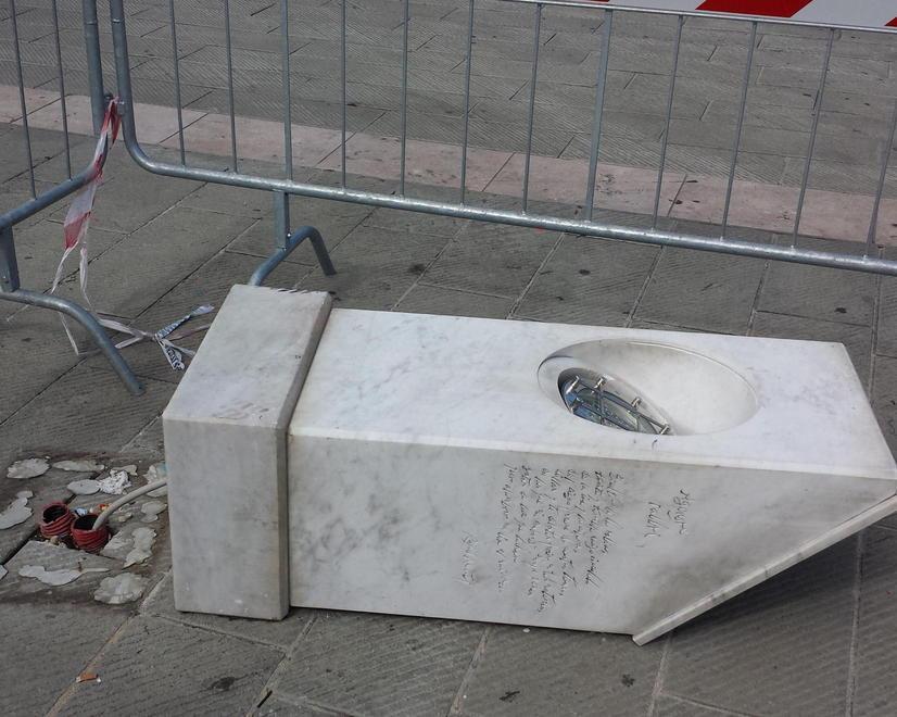 Vandali in azione nella notte a Quarrata 