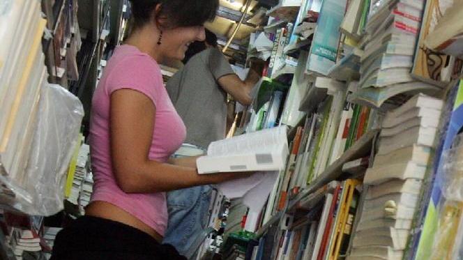 E al Fermi di Modena la bacheca del riciclo con i prezzi rigorosamente scontati al 50%