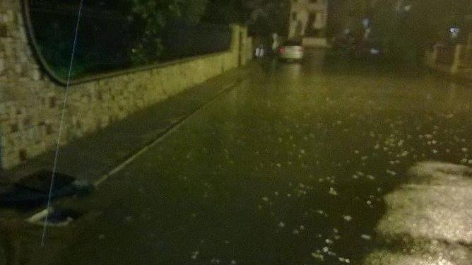 Cittadini comprano pompe e paratie per difendersi dai nubifragi