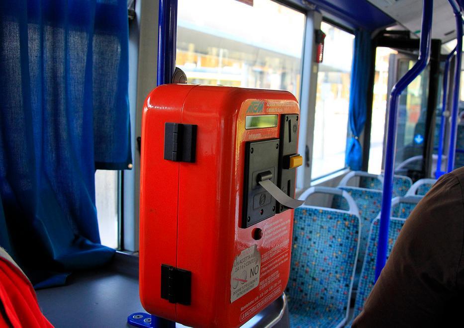Bus, stop ai rincari ma gli abbonamenti sono già aumentati 