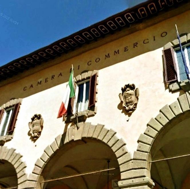 Dopo 4 anni il numero dei negozi che aprono sorpassa le saracinesche che si abbassano