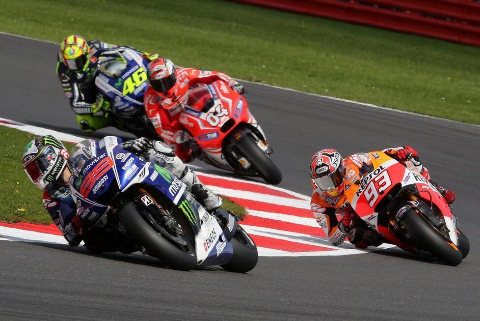 Marquez piega Lorenzo e si riprende il trono 