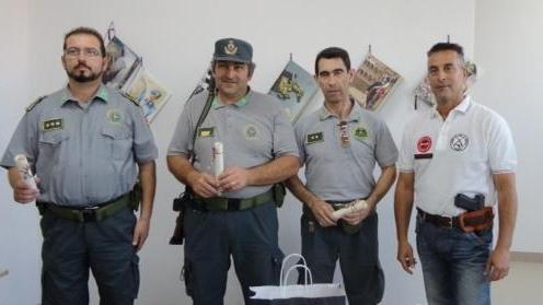 Barracelli con fucile e pistola