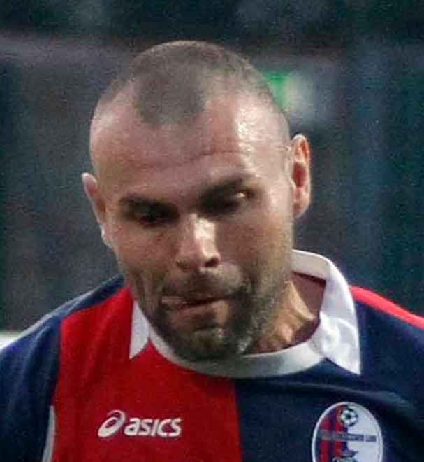 Chomakov lancia il Comacchio La sua punizione vale tre punti 