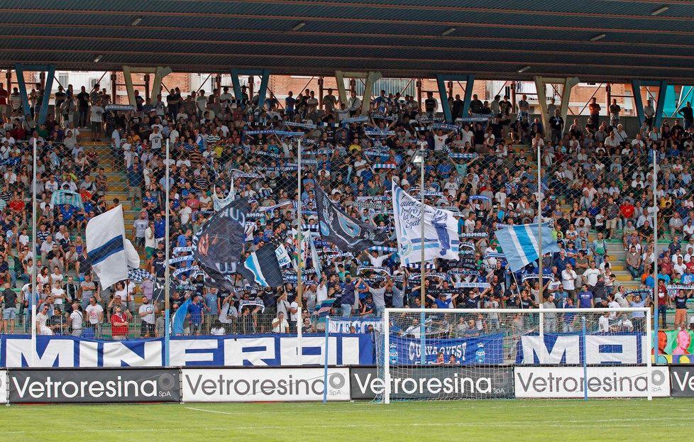 Canti e applausi, nonostante tutto 
