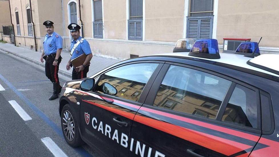 Sessantenne adesca una bimba di 8 anni, arrestato
